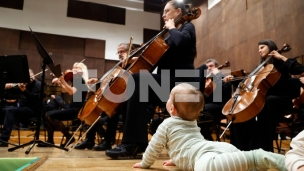 Filharmonija svira za bebe